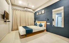 Hotel Bhumi World